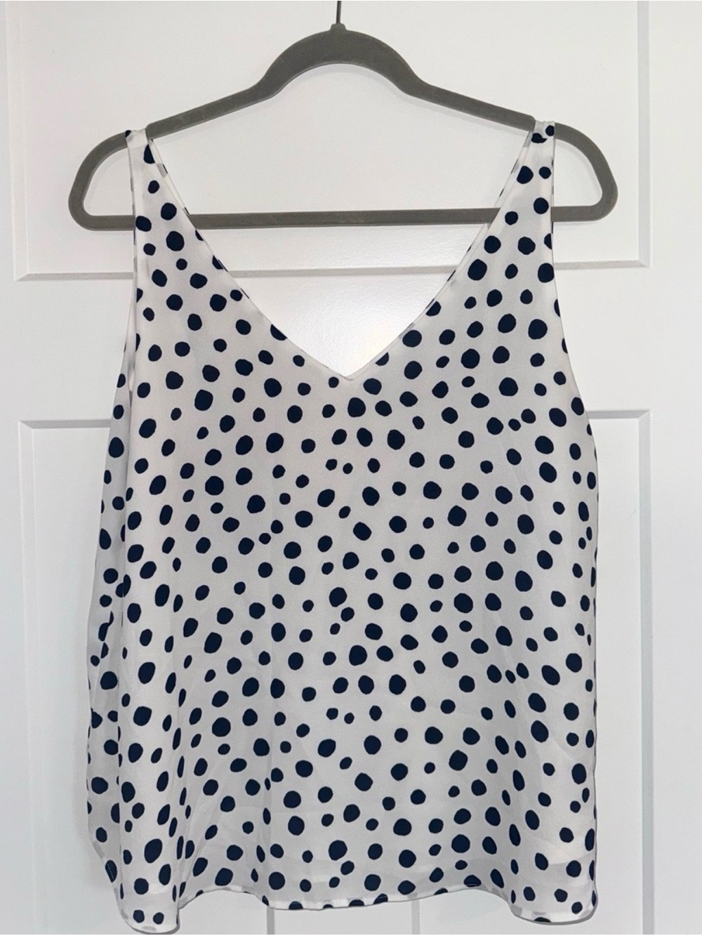 Lot of 4 LOFT Tops- Cherry Print, polka dot, multi summer sleeveless blouses - Picture 3 of 6